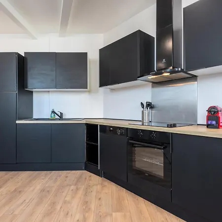 Saint-michel: Duplex 2 Bedrooms 2 Bathrooms.