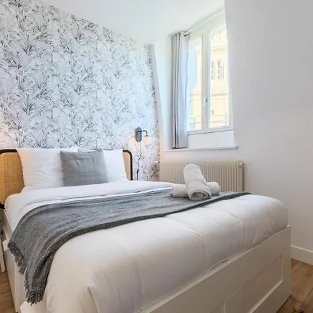 Saint-michel: Duplex 2 Bedrooms 2 Bathrooms. *