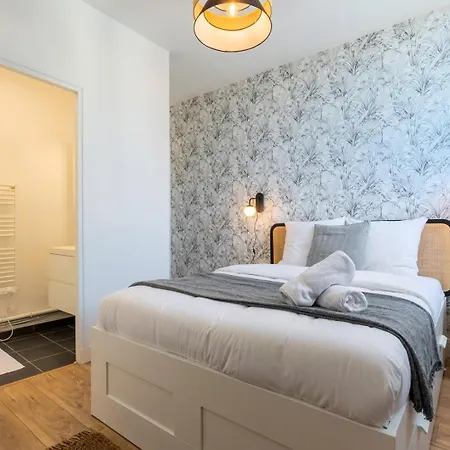 Appartement Saint-michel: Duplex 2 Bedrooms 2 Bathrooms.