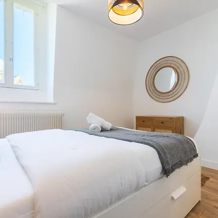 Appartement Saint-michel: Duplex 2 Bedrooms 2 Bathrooms. Rijsel