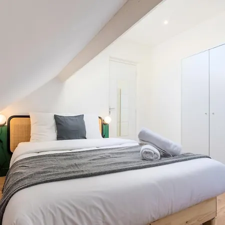 Appartement Saint-michel: Duplex 2 Bedrooms 2 Bathrooms. *