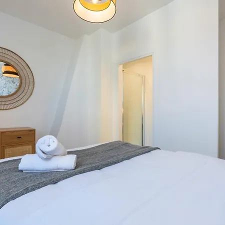 Saint-michel: Duplex 2 Bedrooms 2 Bathrooms.