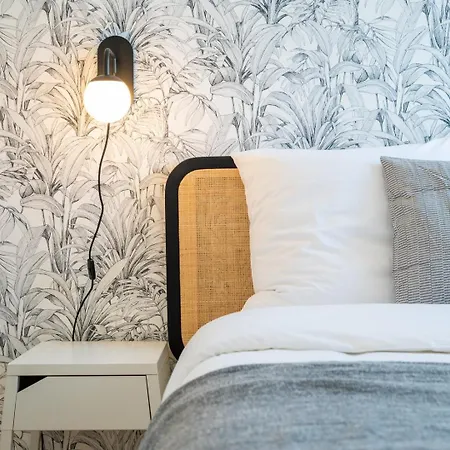 Saint-michel: Duplex 2 Bedrooms 2 Bathrooms. Appartement