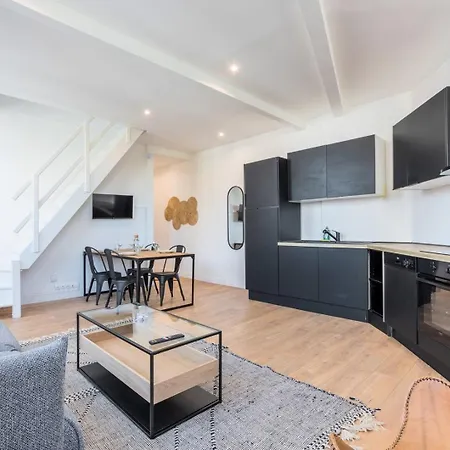 Saint-michel: Duplex 2 Bedrooms 2 Bathrooms.