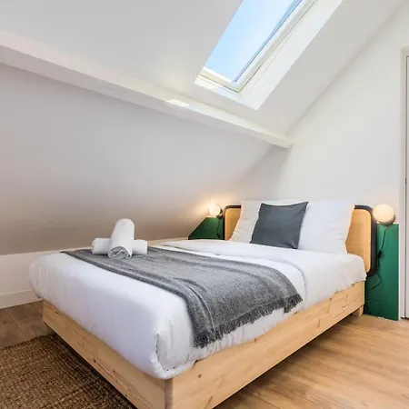 アパート Saint-michel: Duplex 2 Bedrooms 2 Bathrooms. リール
