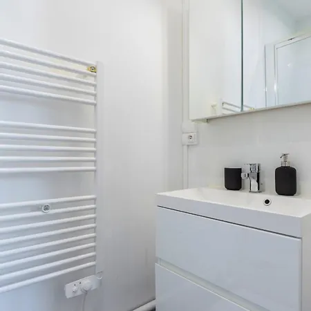 アパート Saint-michel: Duplex 2 Bedrooms 2 Bathrooms. リール